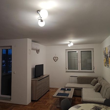 S&D Apartman Lukavica Екстер'єр фото