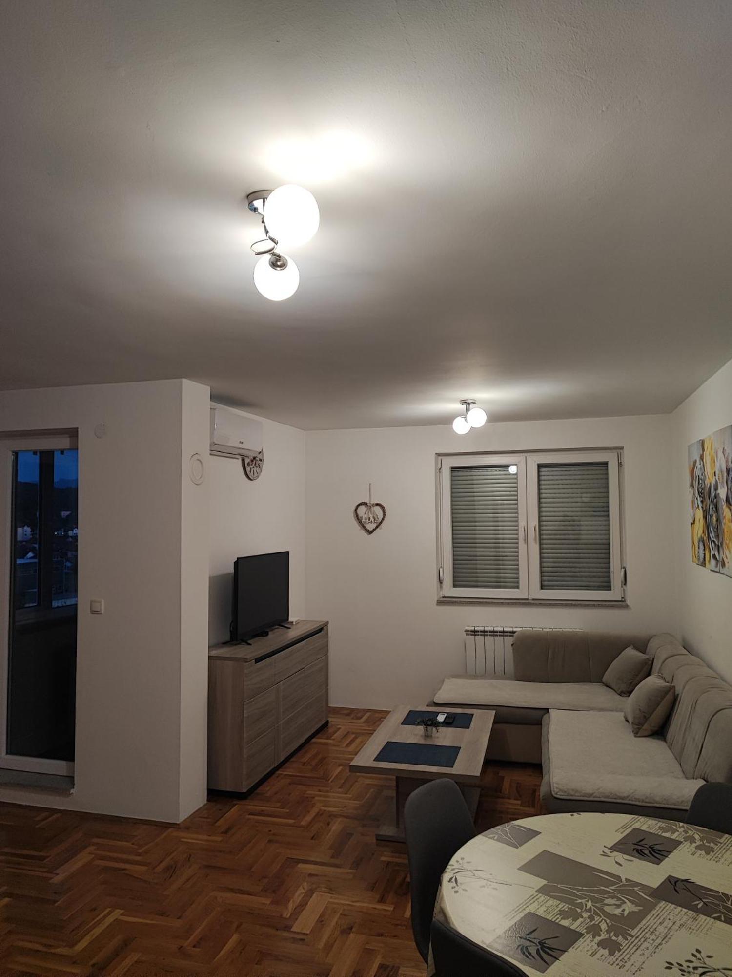S&D Apartman Lukavica Екстер'єр фото